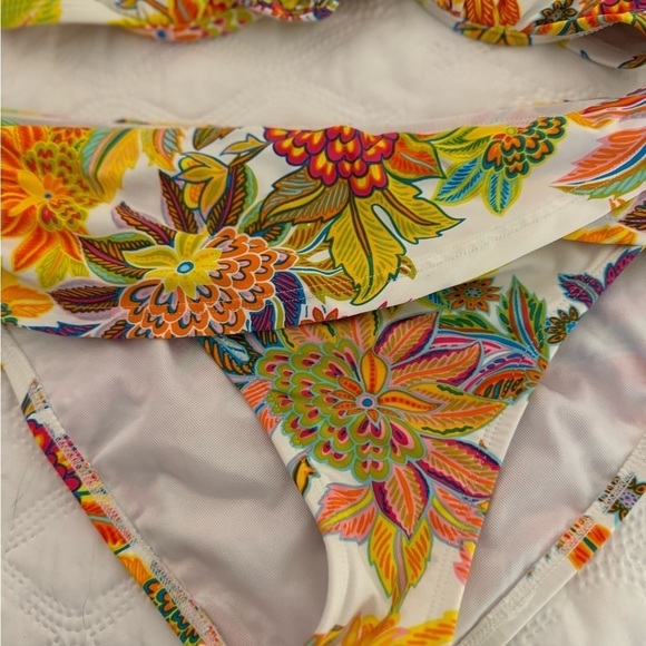 Bleu Rod Beattie 2 piece Swim Bikini Set Size 4 Floral - Picture 5 of 15